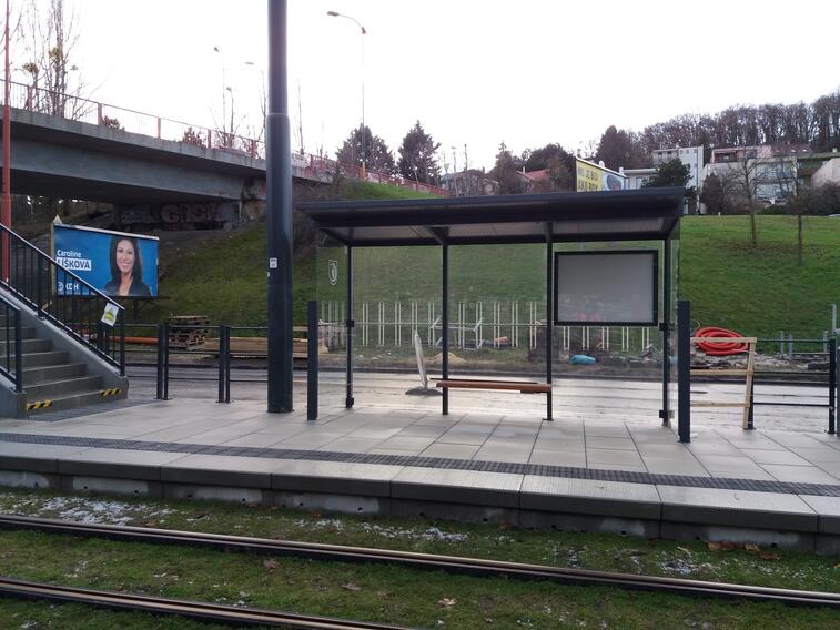 26 zadaszeń, mała architektura miejska i dwa przejścia podziemne dla Bratysławy