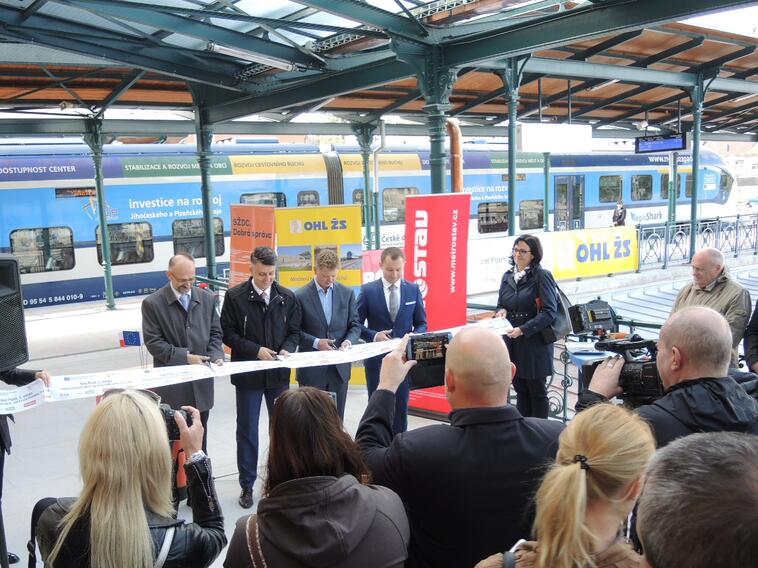 Plzeňské hlavní nádraží slavnostně předáno do provozu