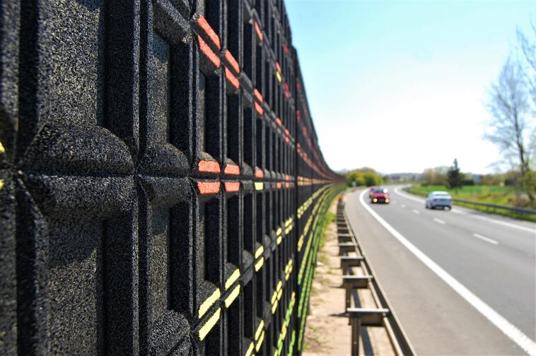Místo betonu design. Protihlukové stěny nejsou jen o akustických parametrech