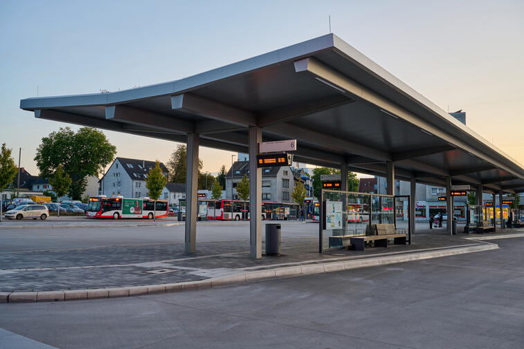 Leverkusen. Jak vypadají nádraží dnes