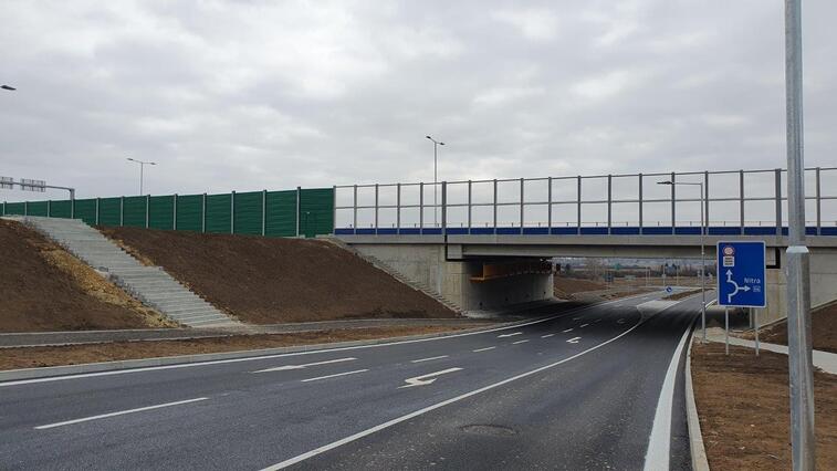 Modrá střídá zelenou. Postavili jsme protihlukovou stěnu u Nitry